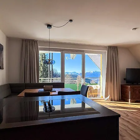 Apartment Chalet1500 Apartment Gerlitzen - Ski In - Ski Out! *