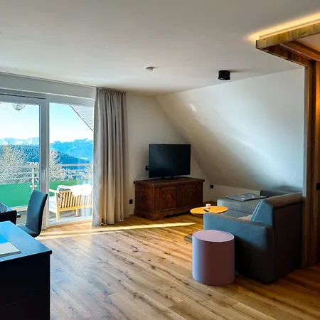 Chalet1500 Apartment Gerlitzen - Ski In - Ski Out! Kanzelhohe